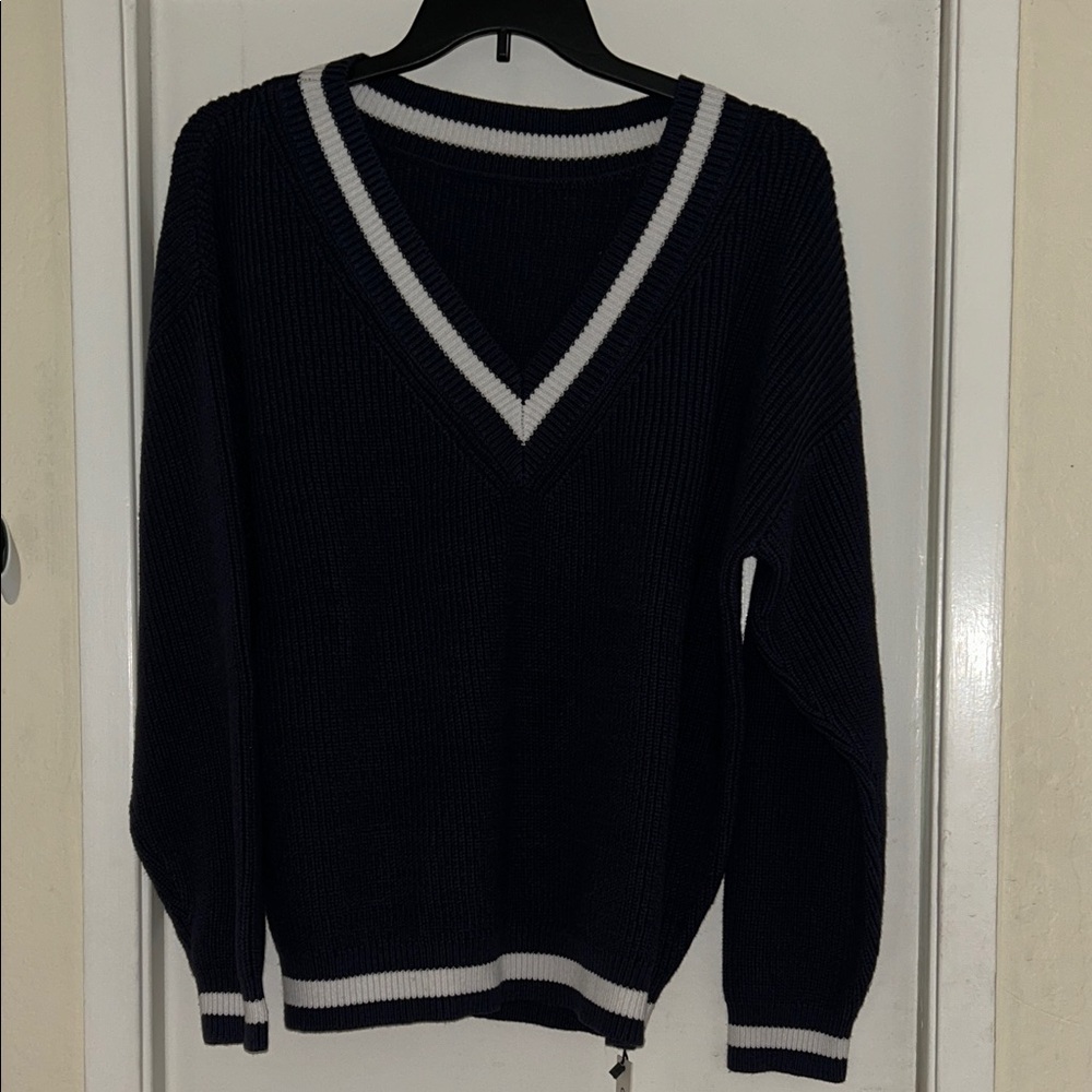 Commense Dark Blue V-Neck Sweater with Light Trim